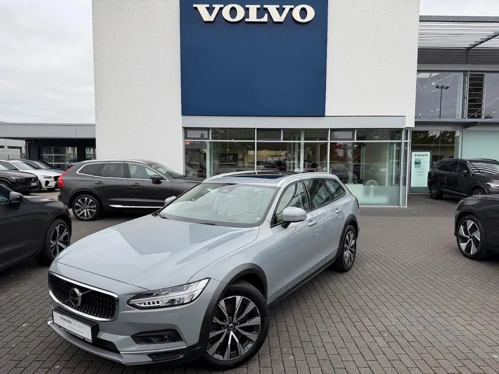 Volvo V90 Cross Country