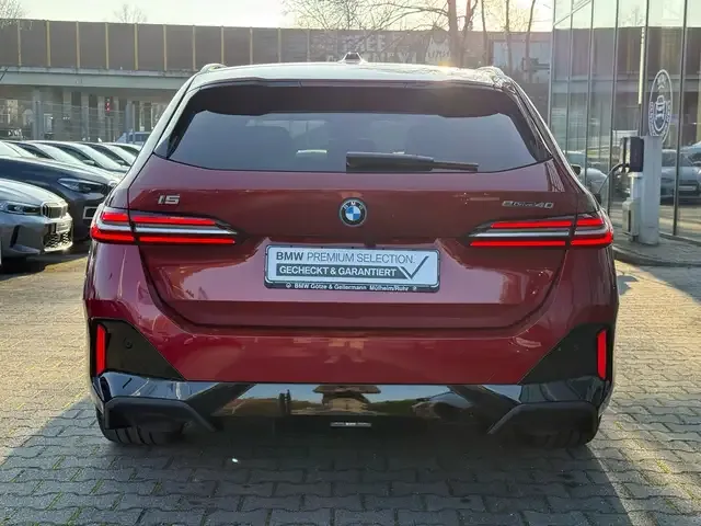 BMW i5