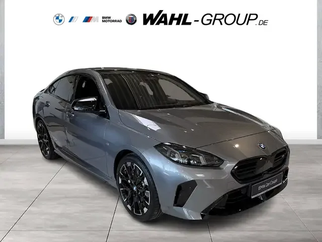BMW 235