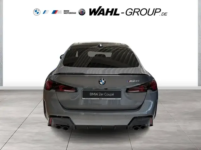 BMW 235