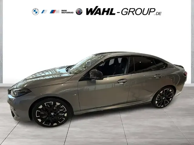 BMW 235