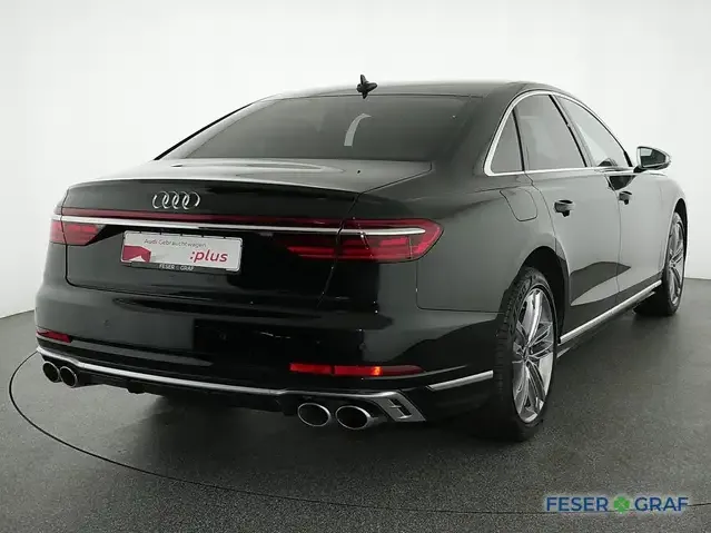 Audi S8