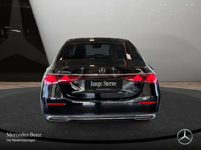 Mercedes-Benz E 300