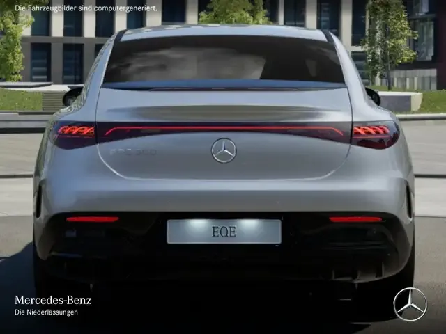 Mercedes-Benz EQE 300