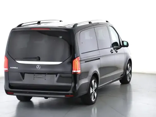 Mercedes-Benz V 250