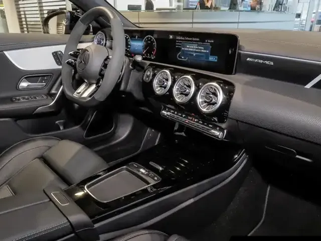 Mercedes-Benz CLA 45 AMG