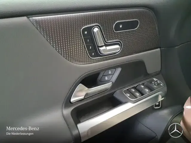 Mercedes-Benz EQB 350