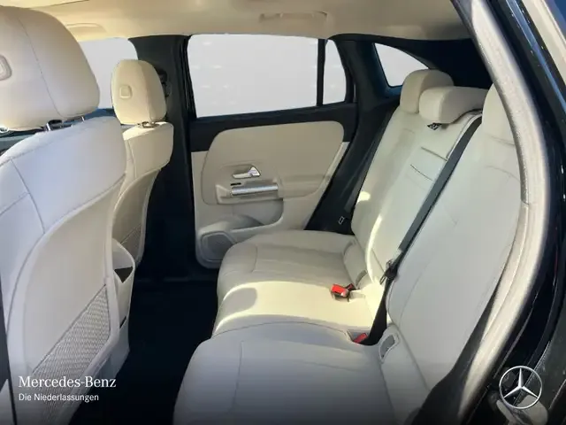 Mercedes-Benz EQA 300