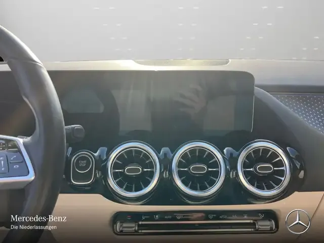 Mercedes-Benz EQA 300