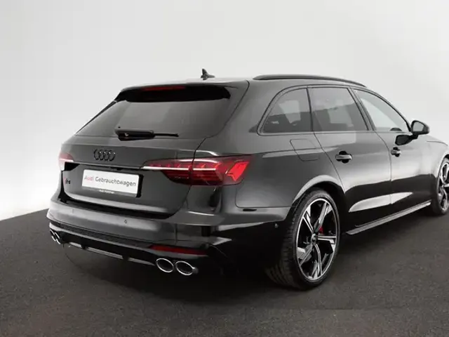 Audi S4