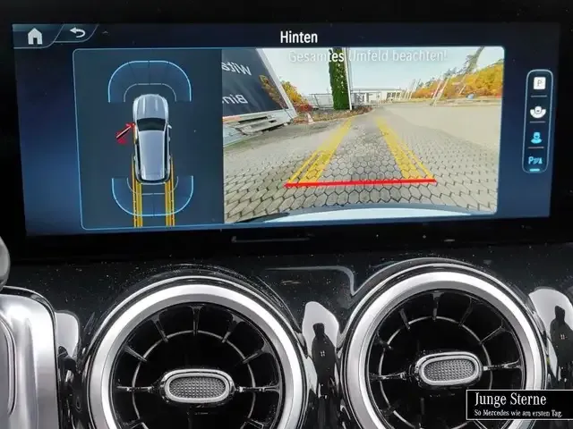 Mercedes-Benz GLB 200