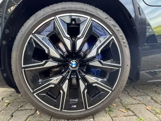BMW 760
