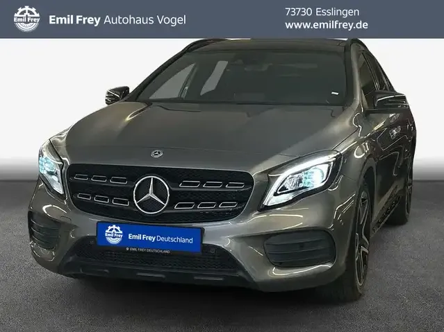 Mercedes-Benz GLA 200