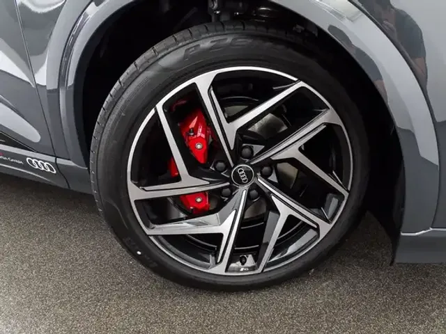 Audi Q6