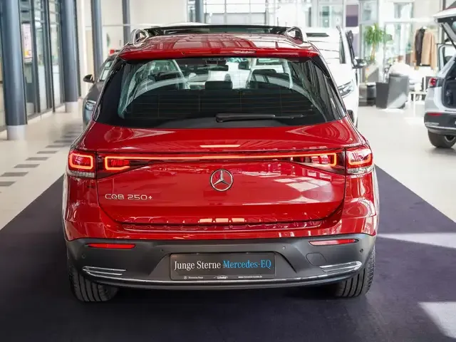 Mercedes-Benz EQB 250
