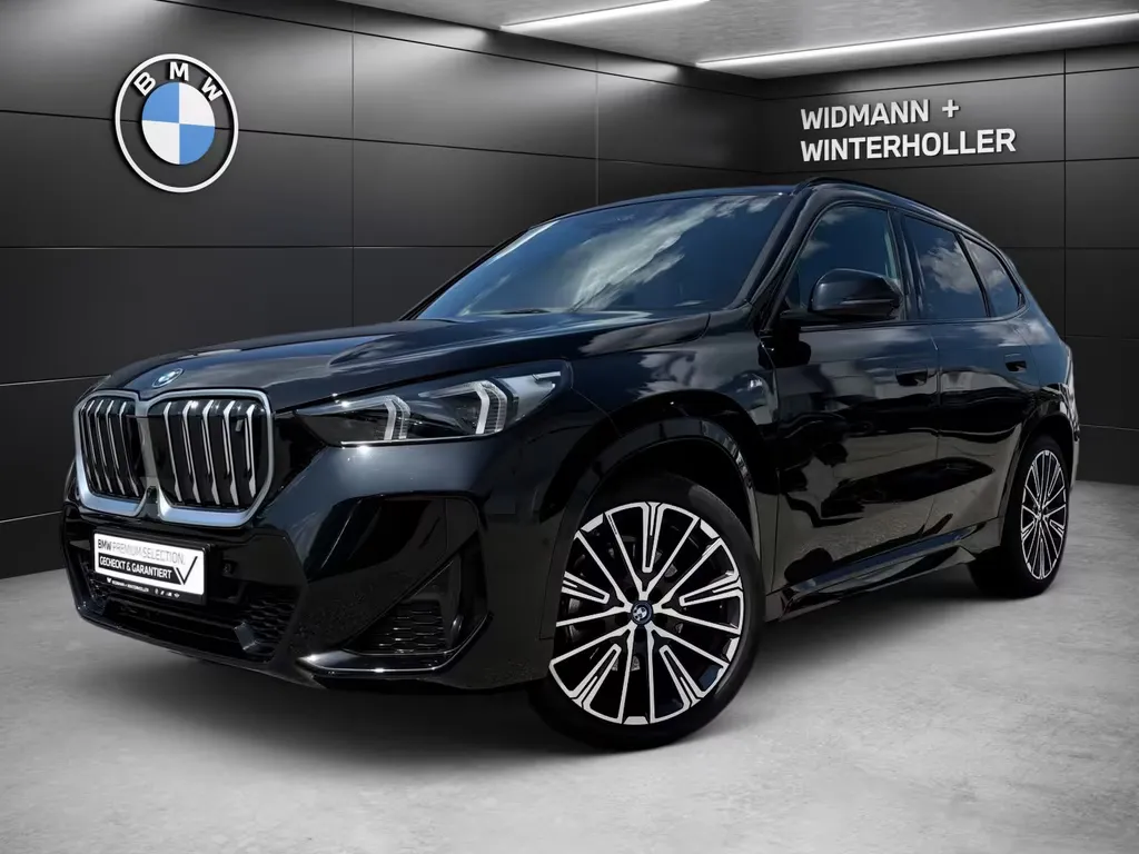 BMW iX1