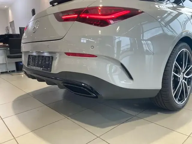 Mercedes-Benz CLA 200