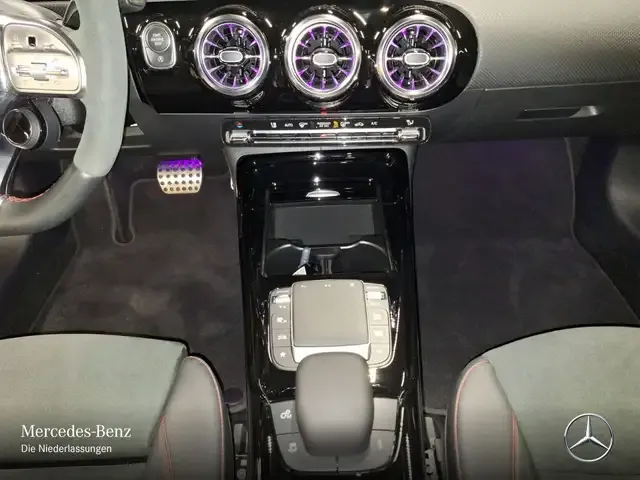 Mercedes-Benz CLA 45 AMG