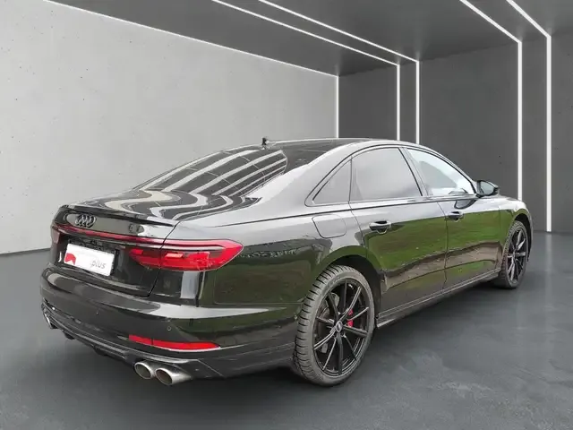 Audi S8