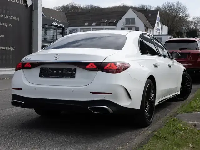 Mercedes-Benz E 200