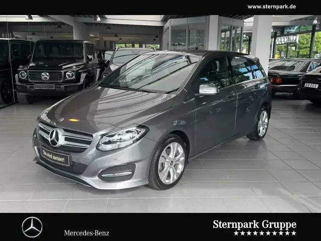 Mercedes-Benz B 180