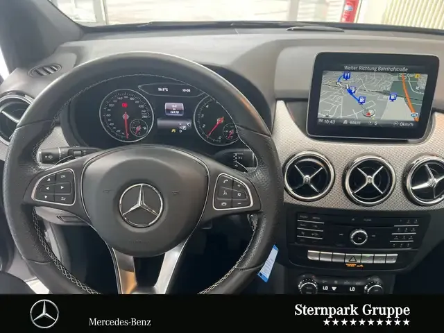 Mercedes-Benz B 180