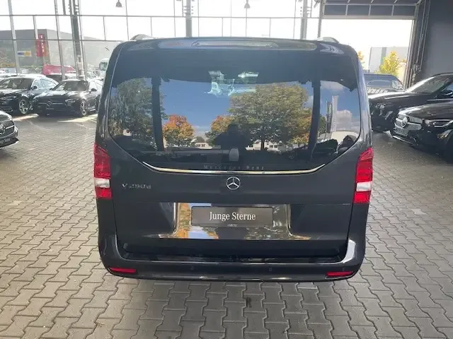 Mercedes-Benz V 250