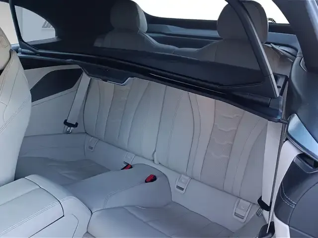 BMW 840