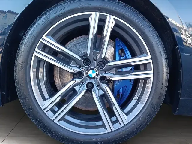 BMW 840