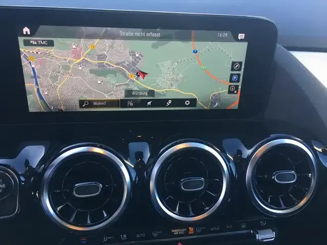 Mercedes-Benz GLA 250