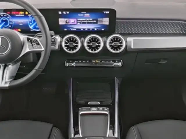 Mercedes-Benz EQB 300