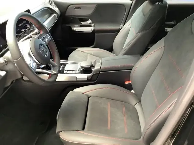 Mercedes-Benz EQB 300