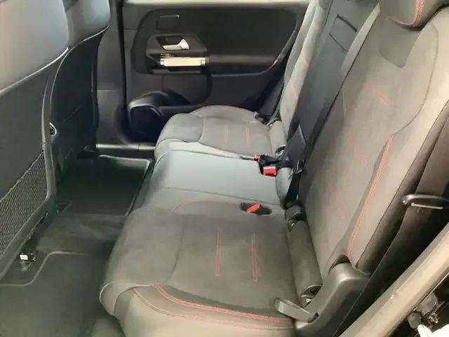 Mercedes-Benz EQB 300