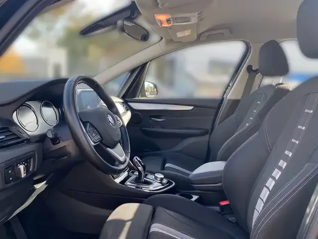 BMW 218