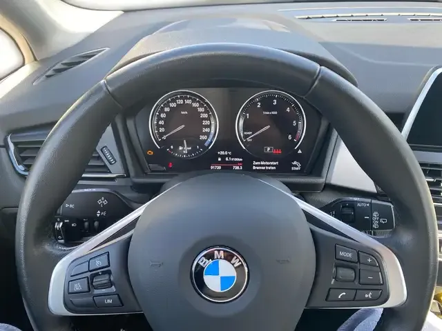 BMW 218