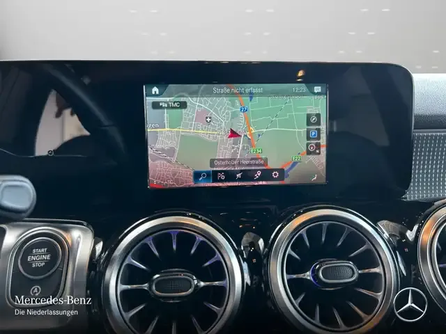Mercedes-Benz GLB 200