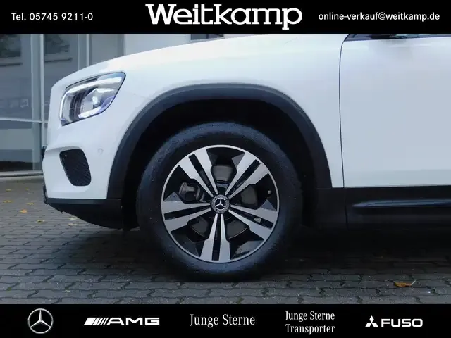 Mercedes-Benz GLB 220