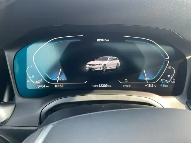 BMW 330