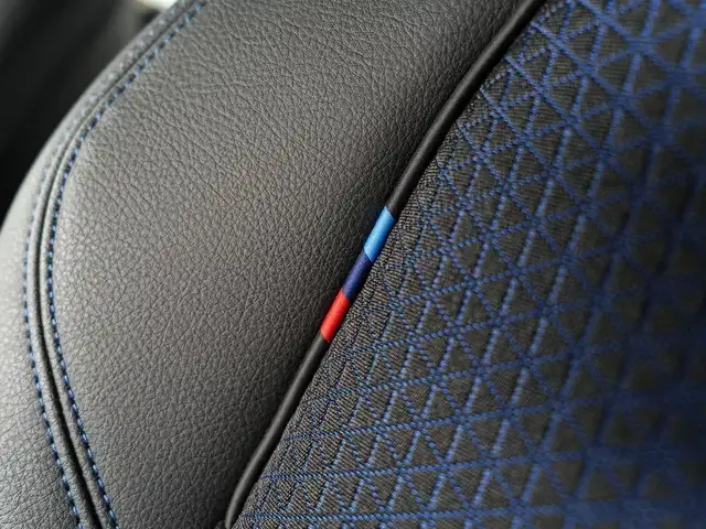 BMW 235