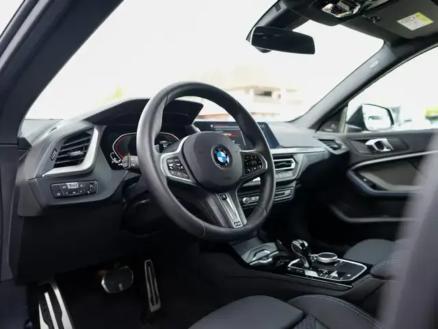 BMW 235