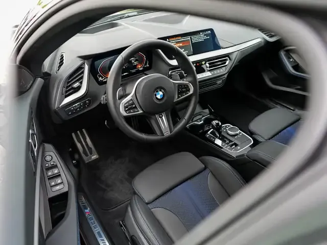 BMW 235
