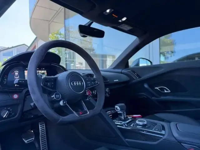 Audi R8