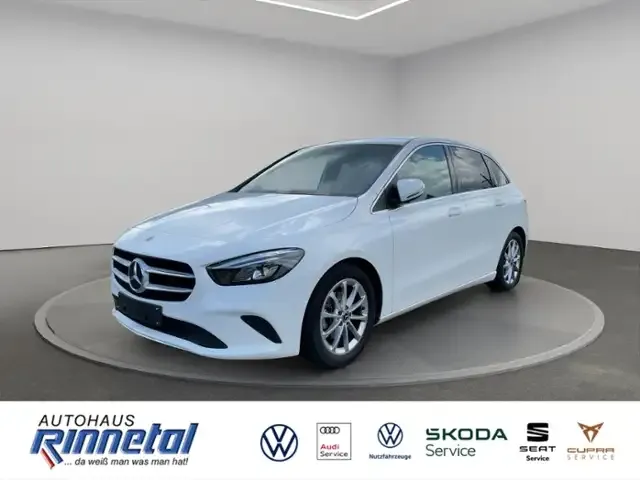 Mercedes-Benz B 180