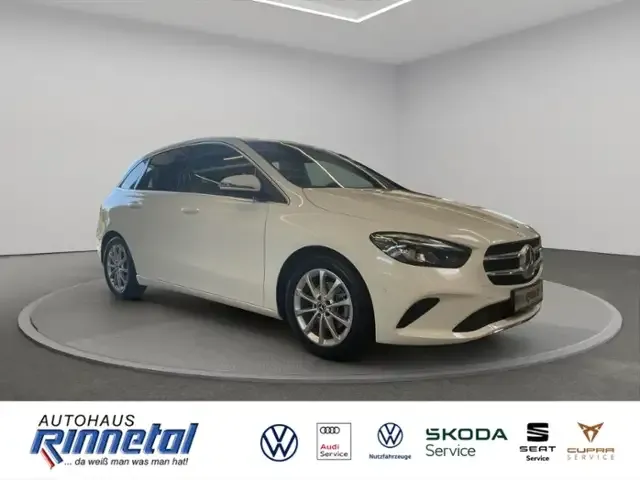 Mercedes-Benz B 180
