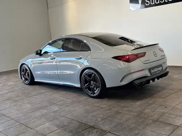 Mercedes-Benz CLA 45 AMG