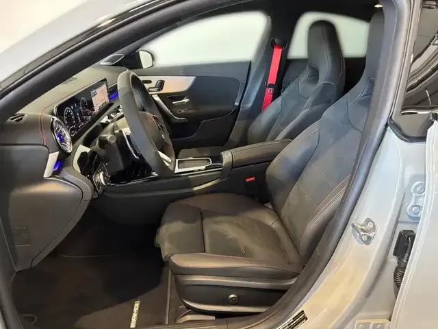 Mercedes-Benz CLA 45 AMG