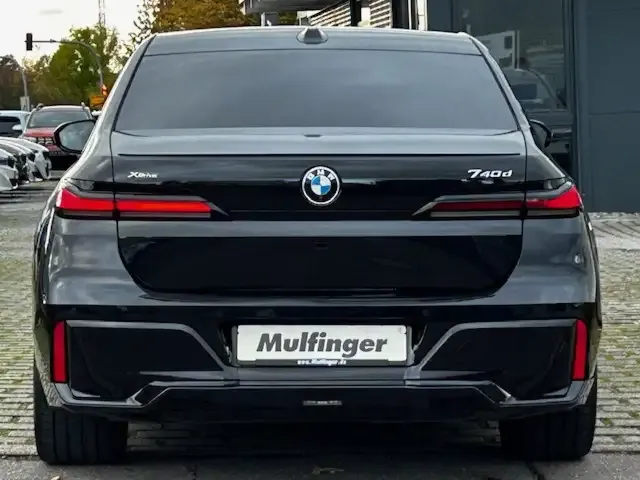 BMW 740