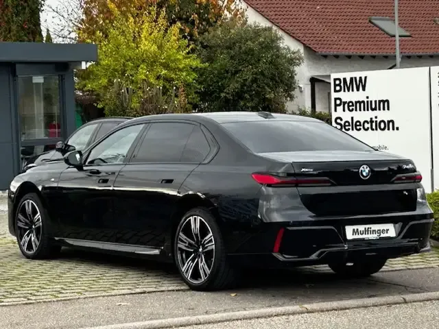 BMW 740