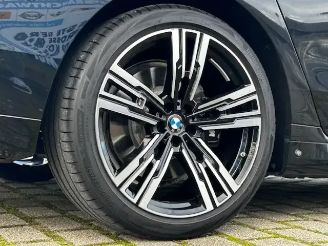 BMW 740