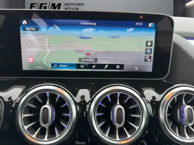 Mercedes-Benz GLA 220